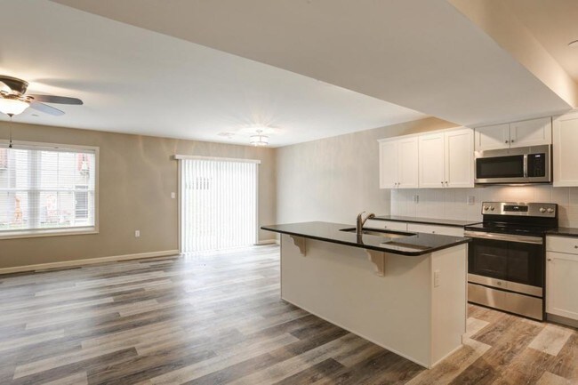 Building Photo - 30 Brook Side Dr