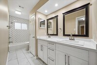 Building Photo - 15710 Thunderbay Dr