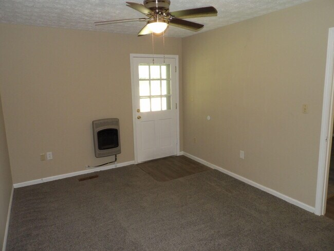 Building Photo - 248 Meadowview Dr