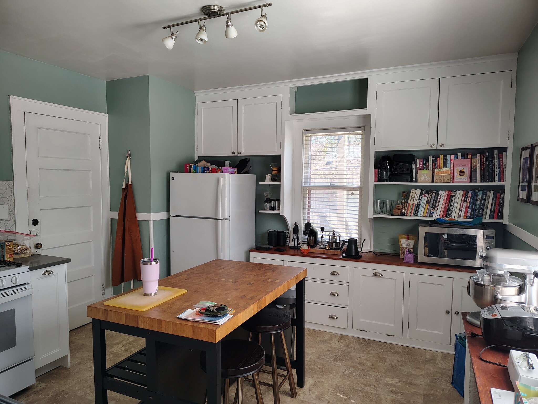 Kitchen - 2847 31st Avenue South