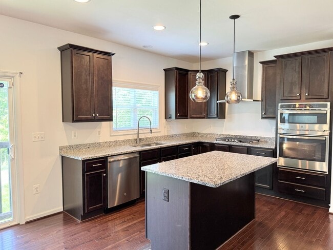 Building Photo - CLOSE TO BROOKE POINT VRE - LARGE ACREAGE HOME - STAFFORD- BASEMENT KITCHENETTE