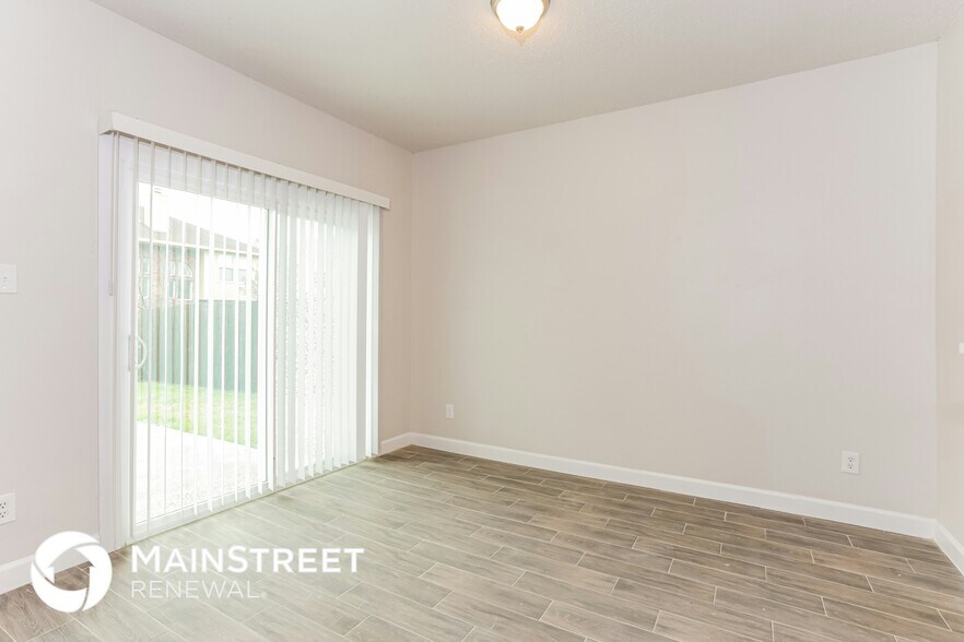 Building Photo - 1954 Pin Oak Ln