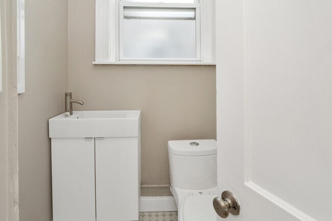 Building Photo - Move over, Linguini!