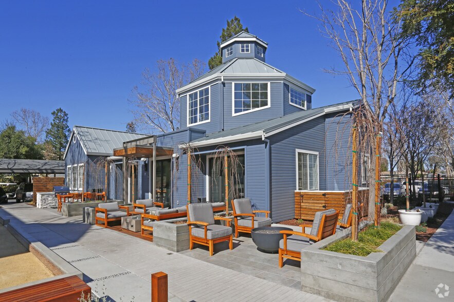 Primary Photo - Bell Almaden