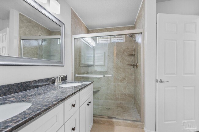 Building Photo - 383 Mirabelle Dr