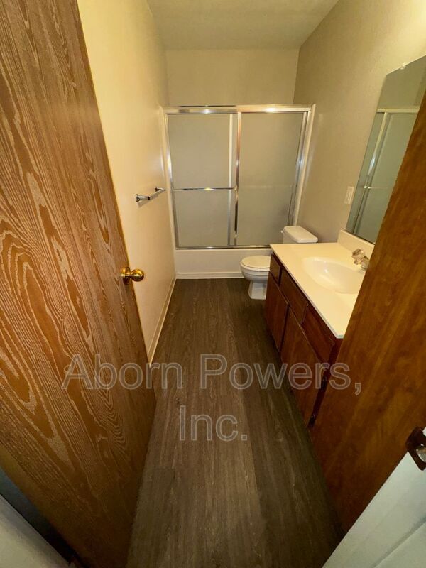 Building Photo - 2529 Greenwood Ln