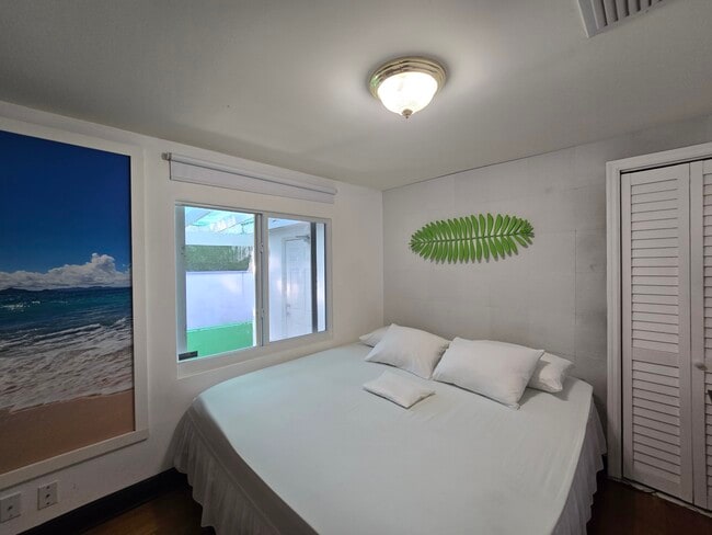 Building Photo - 1922 Garfield St