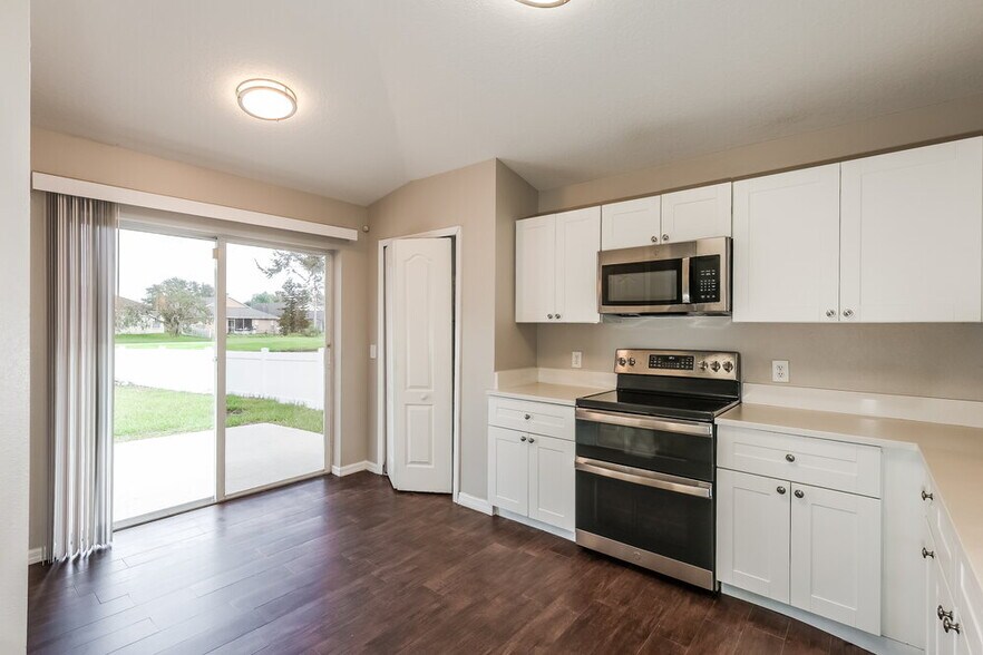 Building Photo - 10623 Navigation Dr
