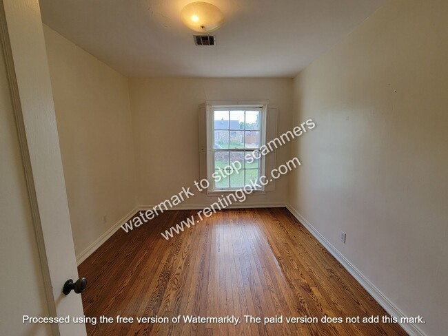 Building Photo - 3 bed ready to go!