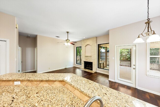 Building Photo - Spacious Cul De Sac Location Surrounded by...