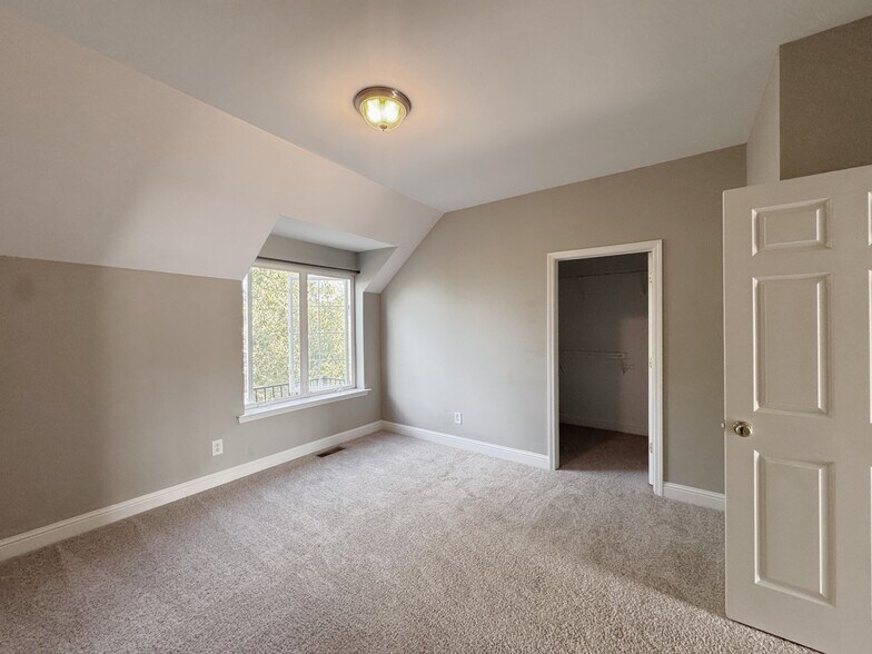 Building Photo - 4316 Summercrest Blvd