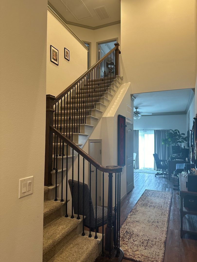 Building Photo - 1325 Summerset Ln