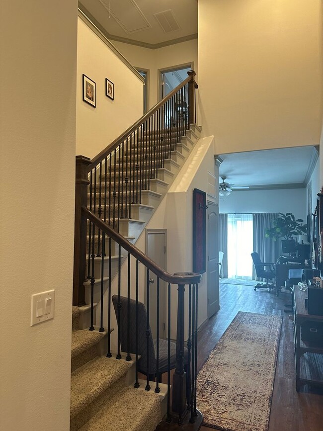Building Photo - 3/2.5 Townhome in Burleson