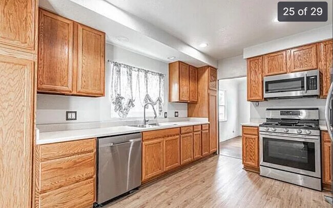 Building Photo - 10526 Downey Norwalk Rd