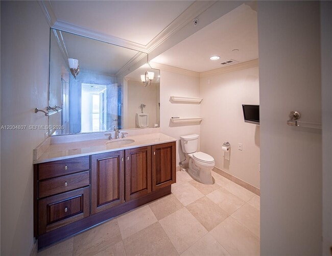 Building Photo - 20201 E Country Club Dr