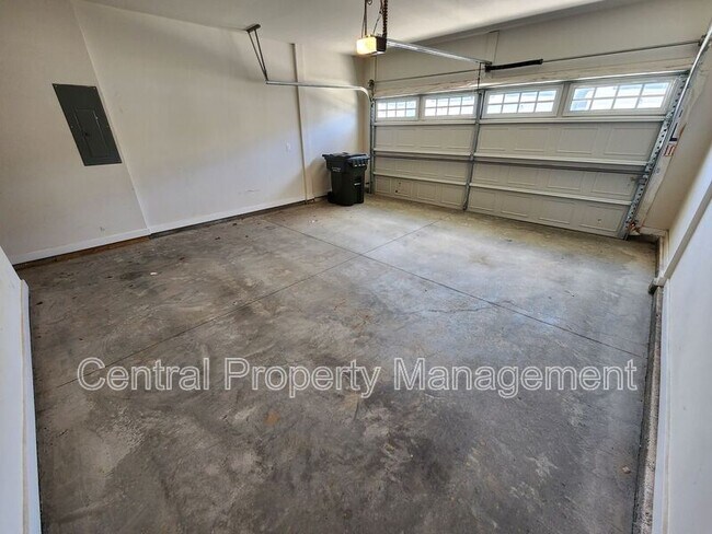 Building Photo - 112 Outback Dr