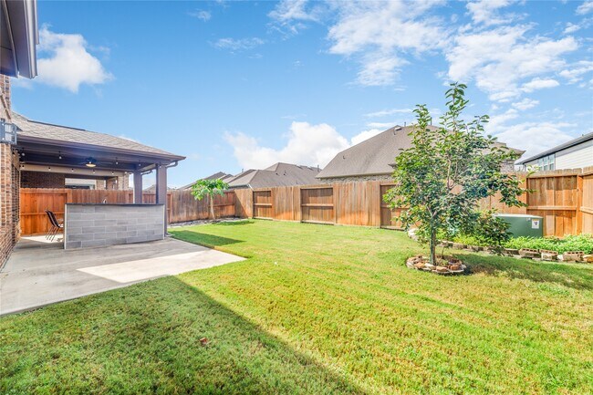 Building Photo - 18235 Winding Willow Oak Way