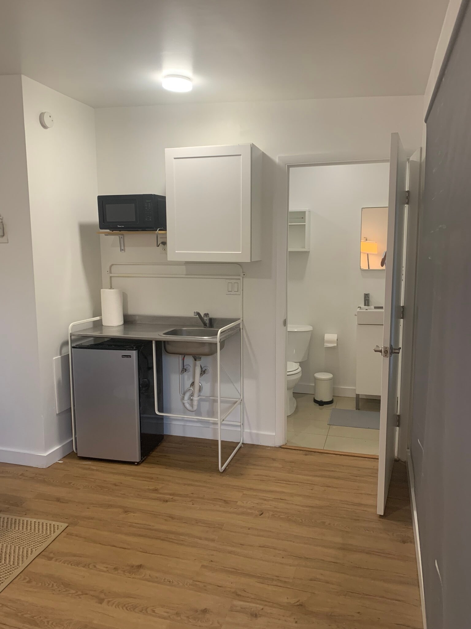 Kitchenet - 400 NE 110th Ter