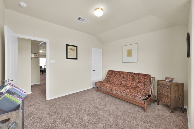 Building Photo - 241 Lake Estates Dr