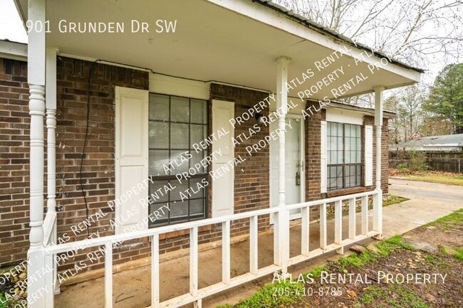 Building Photo - 3901 Grunden Dr SW
