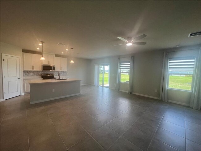 Building Photo - 1717 West Palms Drive