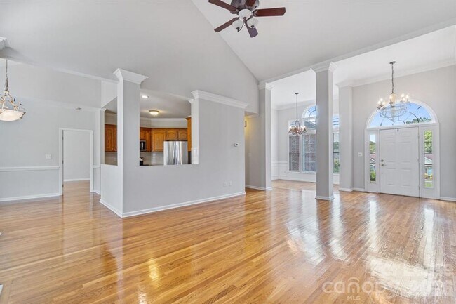 Building Photo - 4-Bedroom 2-Bath Home Nestled In The Popular Rock Barn Community!