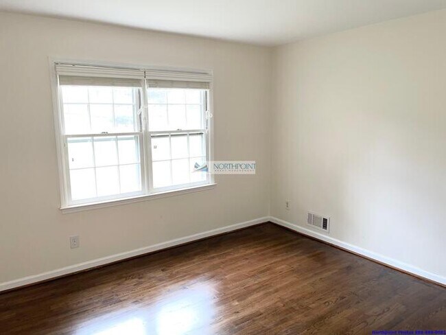 Building Photo - Live in Comfort & Style – 5BR/3.5BA Home w...