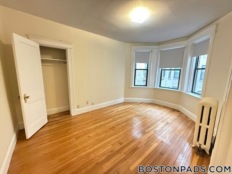 Building Photo - 1152 Commonwealth Ave