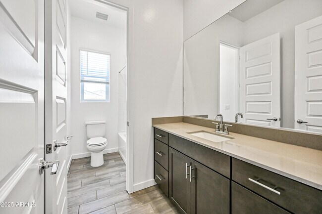 Building Photo - 14913 W Cottontail Ln