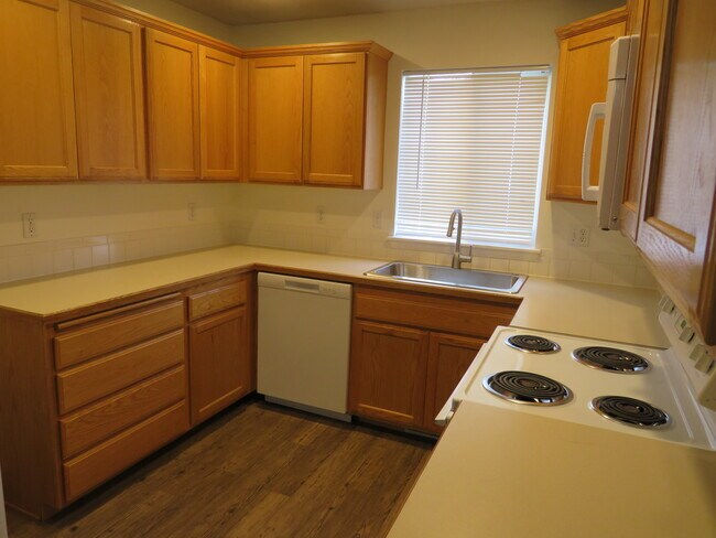 Building Photo - 2112 S Longmont Ave
