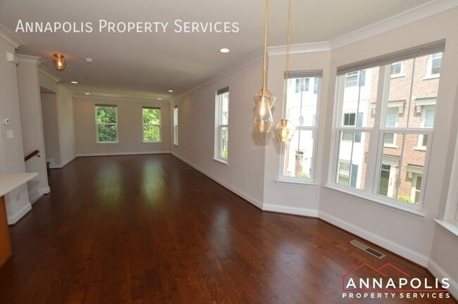 Building Photo - 114 Waterline Ct