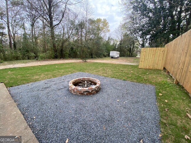 Building Photo - 1007 Vernon St