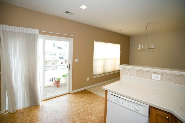 Building Photo - 42243 Black Rock Ter