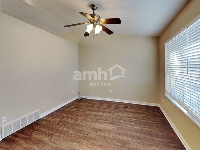 Building Photo - 771 S 900 E