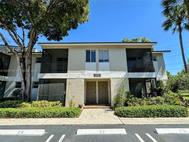 Building Photo - 107 Gardens Dr