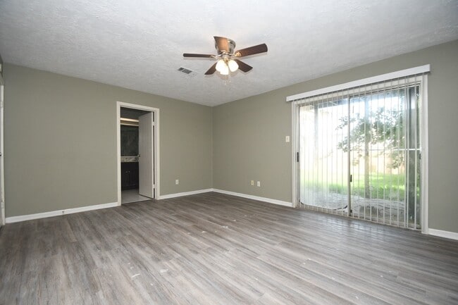 Building Photo - 379 Richvale Ln