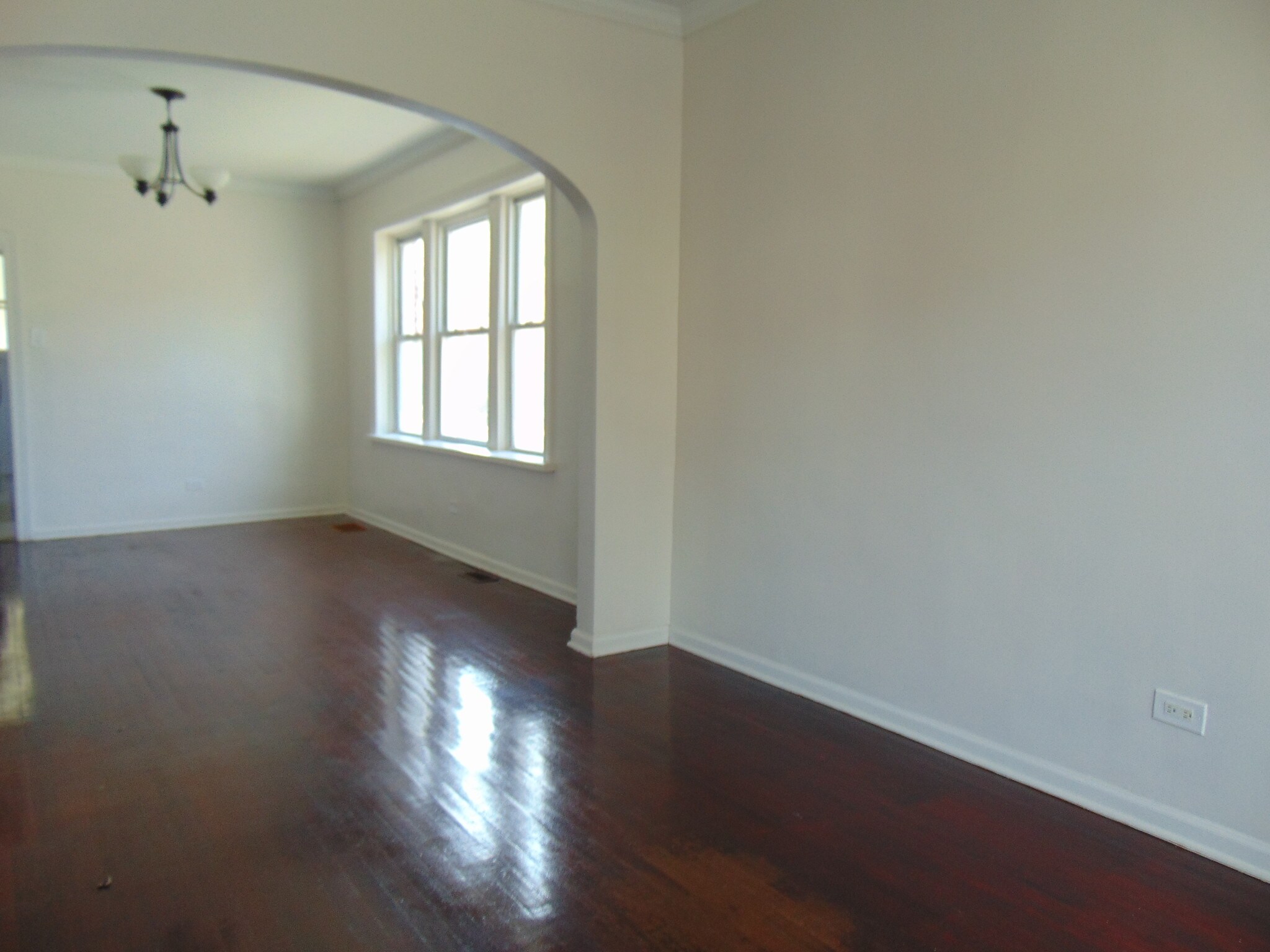 Building Photo - 1501 E 74th Pl