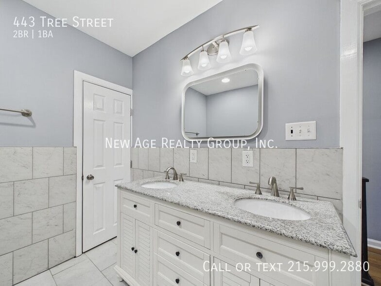 Building Photo - 443 Tree St