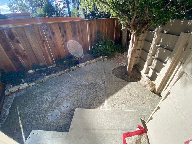 Building Photo - 4110 El Bosque Dr