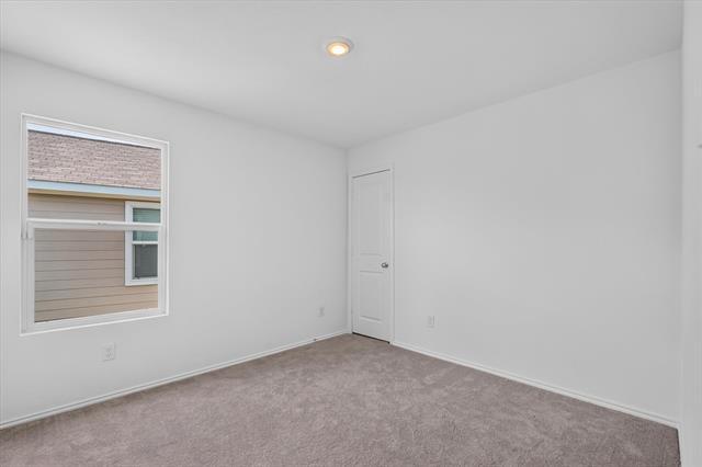 Building Photo - 6825 Sunbeam Cir