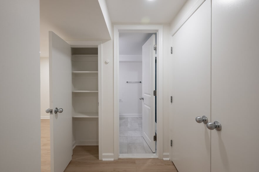 Linen Closet - 3223 1st St N