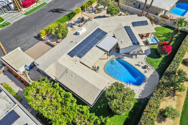 Building Photo - 70801 Fairway Dr