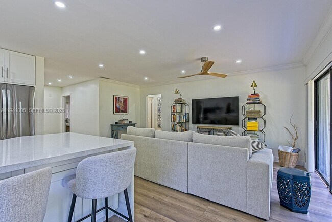 Building Photo - 10900 SW 124th Rd