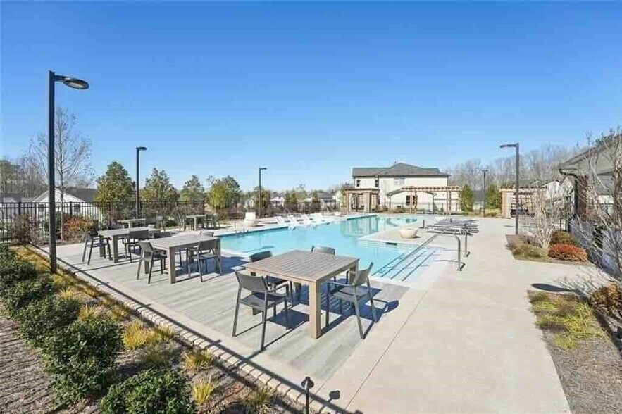 Building Photo - 2935 Shoalwood Dr