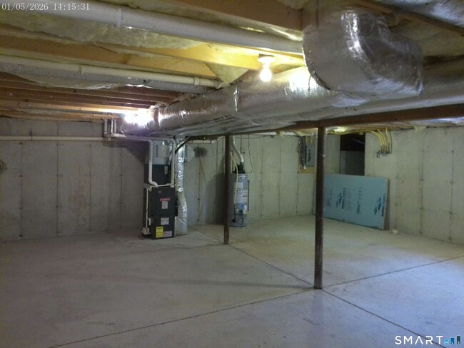 Building Photo - 48 E Kings Hwy