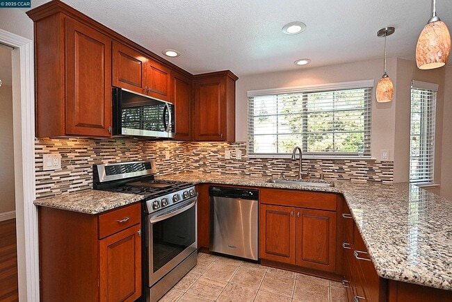 Building Photo - 933 Meadowvale Ct