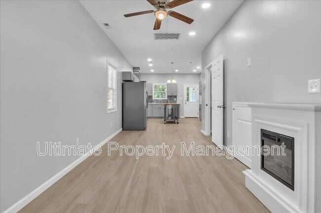 Building Photo - 514 Anderson St