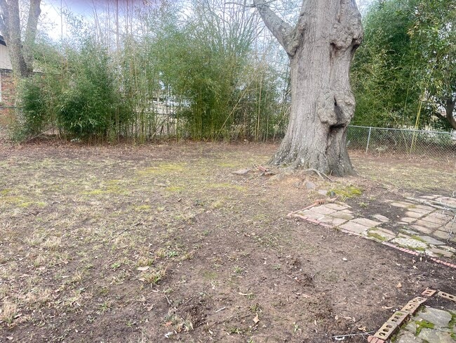 Building Photo - 400 Manchester St