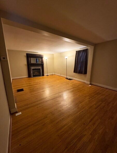 Building Photo - 1600 N Lyndonville Rd