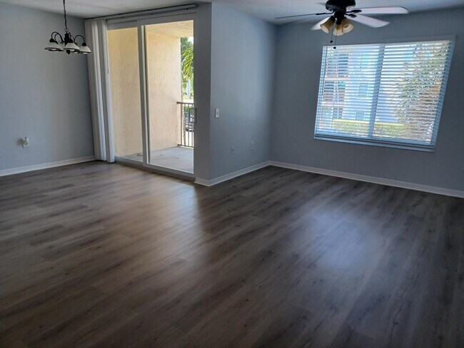 Building Photo - 215 Villa Cir